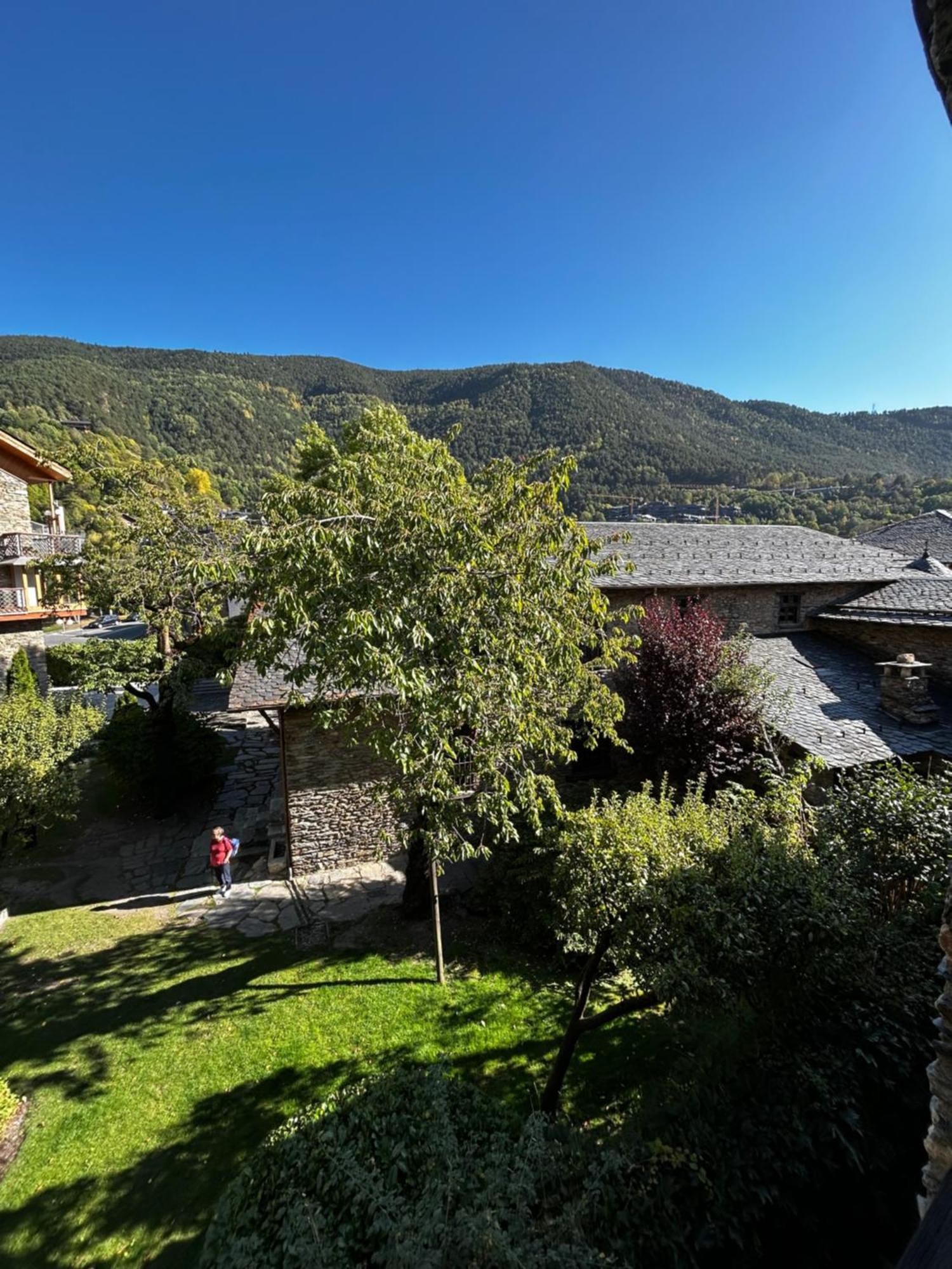 Hotel Santa Barbara De La Vall D'Ordino Kültér fotó