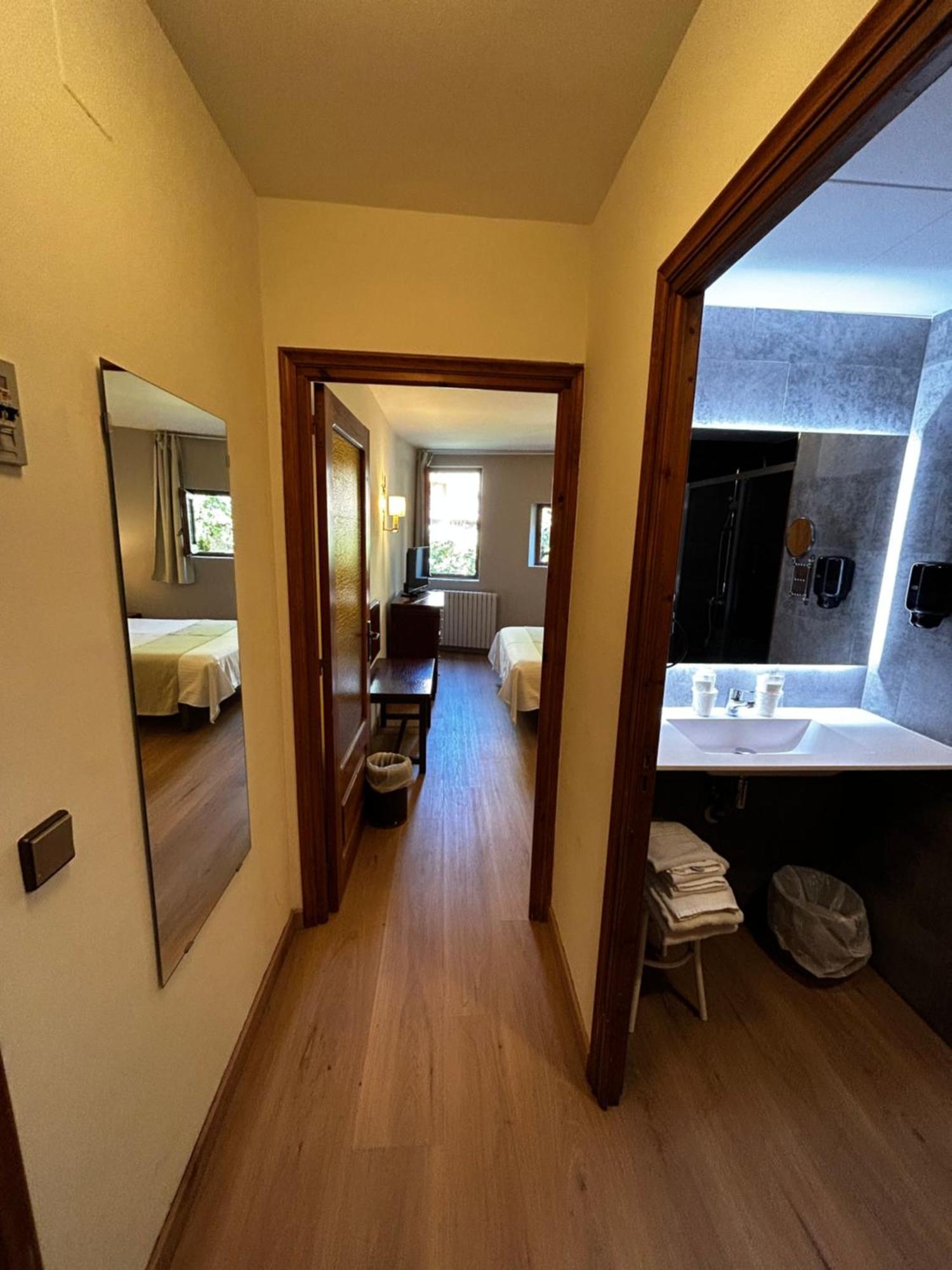 Hotel Santa Barbara De La Vall D'Ordino Kültér fotó