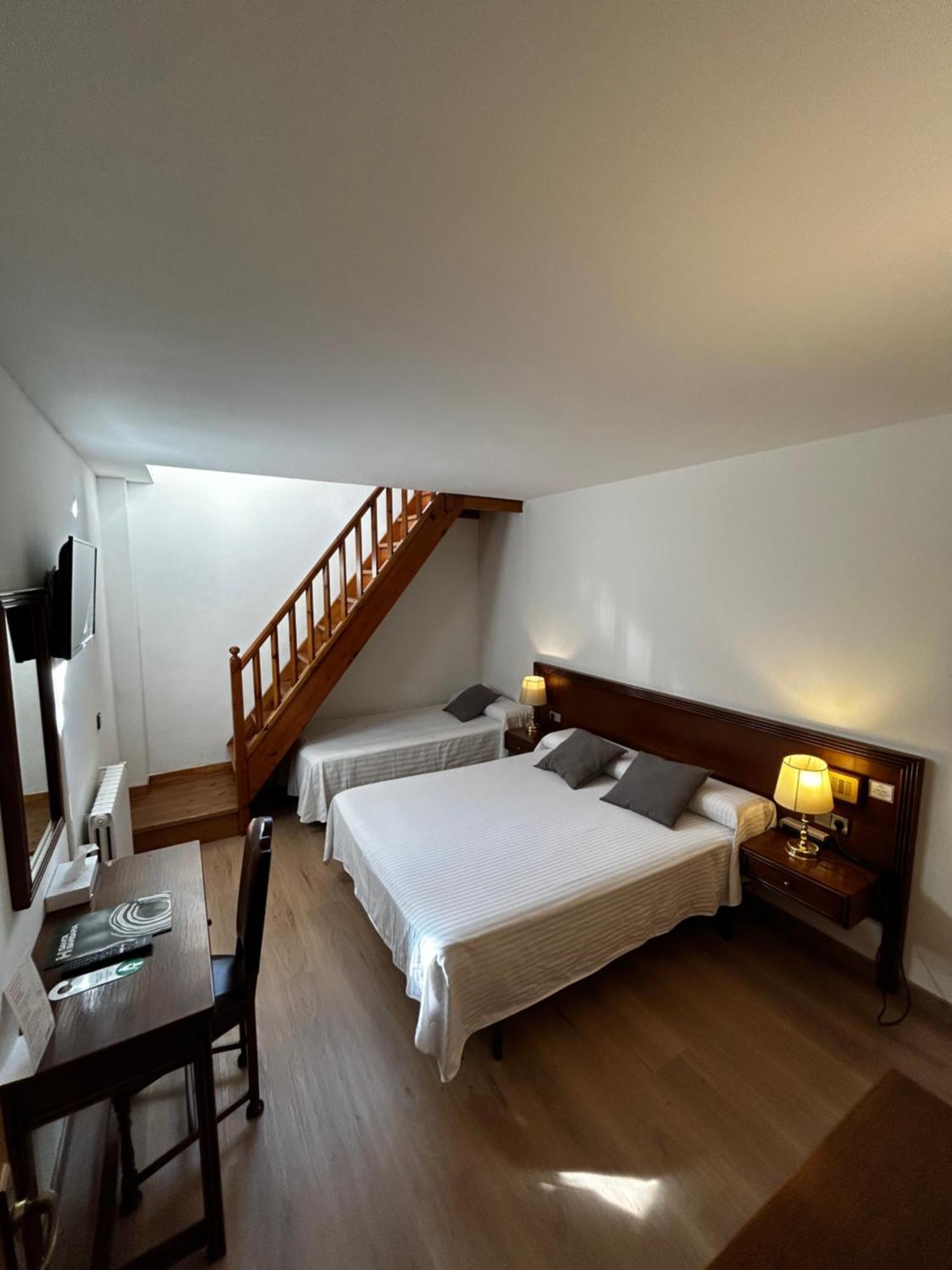 Hotel Santa Barbara De La Vall D'Ordino Kültér fotó
