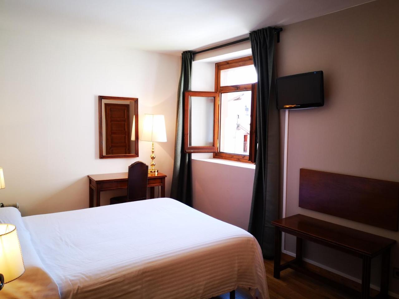 Hotel Santa Barbara De La Vall D'Ordino Kültér fotó
