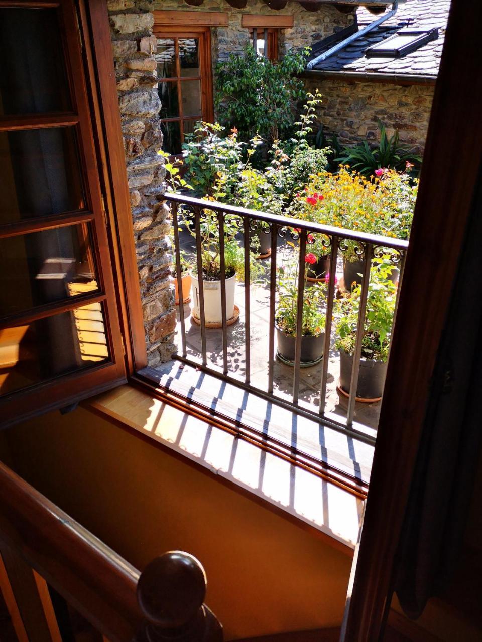 Hotel Santa Barbara De La Vall D'Ordino Kültér fotó