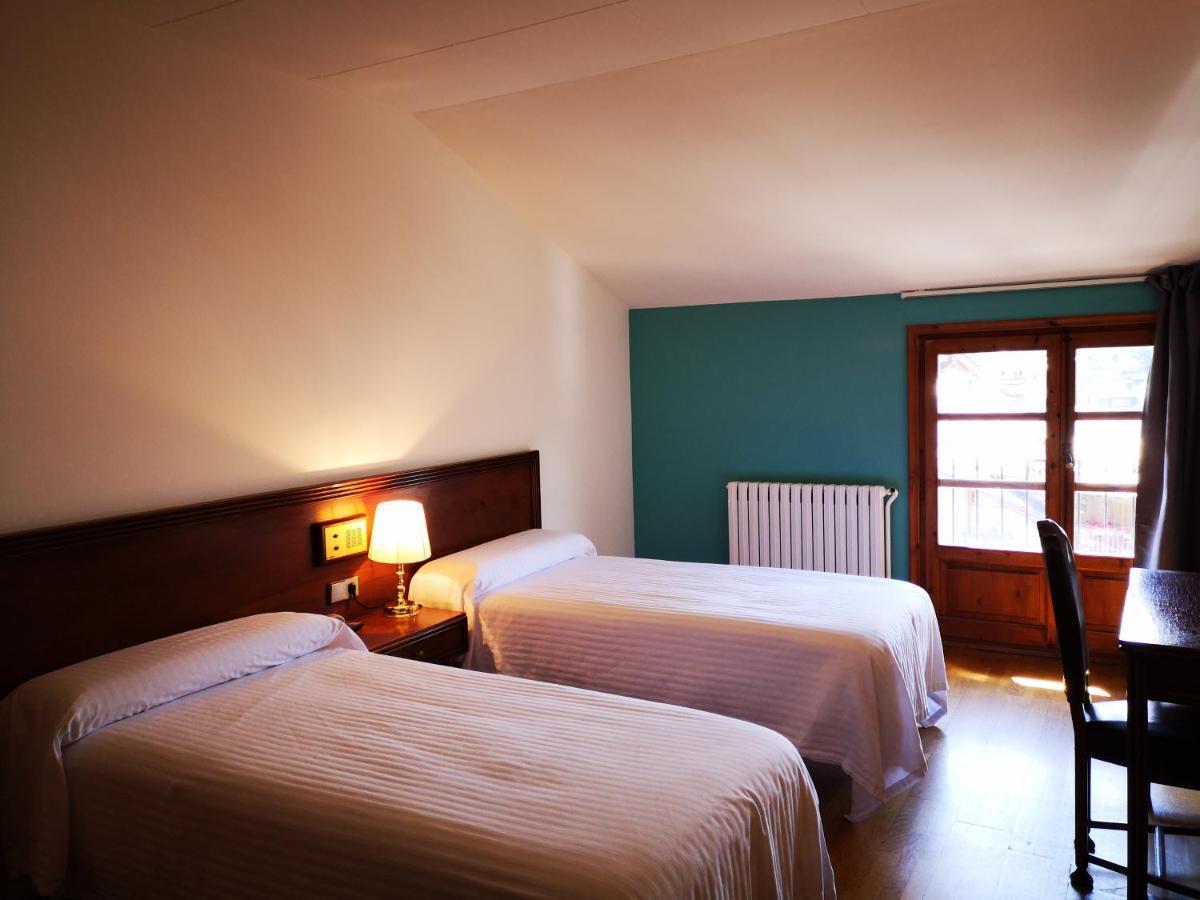 Hotel Santa Barbara De La Vall D'Ordino Kültér fotó